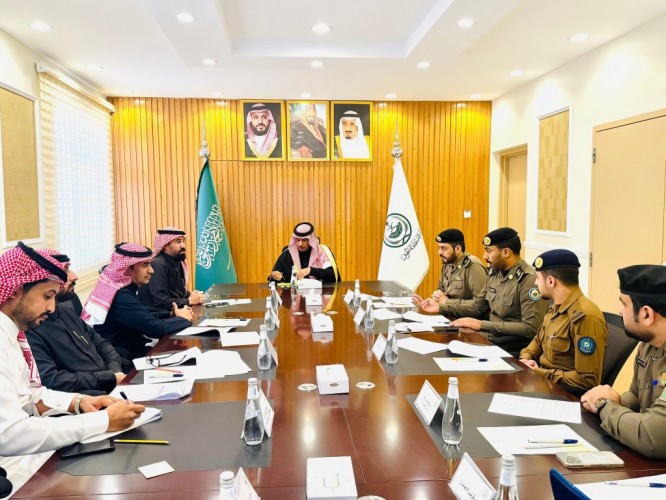 برئاسة محافظ صوير.. اجتماع موسع لبحث سبل تعزيز السلامة المرورية