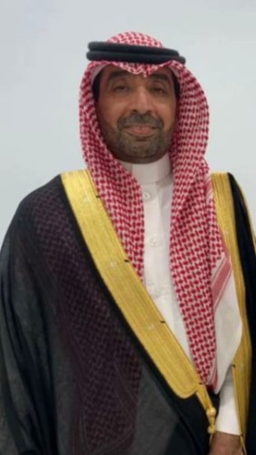 «ذكرى مجدٍ ضارب في عمق التاريخ».. شاعر القمة حميد بن حمدان الرشيدي يهنئ القيادة بيوم التأسيس