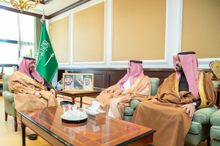 الأمير خالد بن سعود يطلع على خطط شركة تبوك الزراعية ومشروعاتها المستقبلية