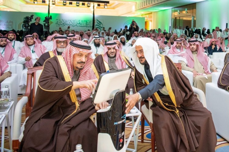أمير منطقة الرياض يدشن جائزة الابتكار المؤسسي وهاكاثون الابتكارات الدعوية
