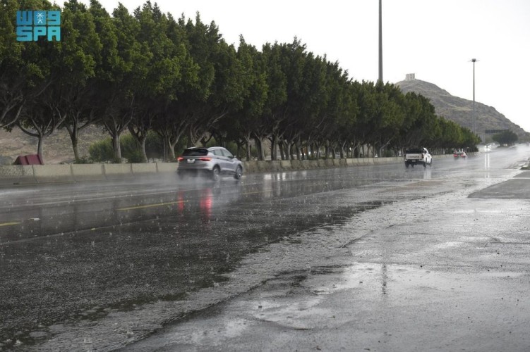 حالة الطقس اليوم.. استمرار نشاط الرياح المثيرة للأتربة وهطول أمطار متفرقة