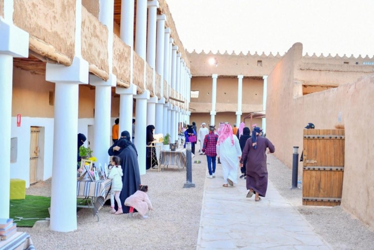 من الطين واللبن والحجر.. قصر القشلة شاهد على عراقة حائل (فيديو)