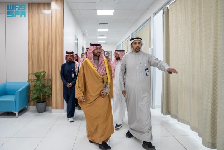 نائب أمير حائل يشيد بمبادرة فهد بن مفرح الرشيدي لإنشاء مركز طبي للرعاية العاجلة