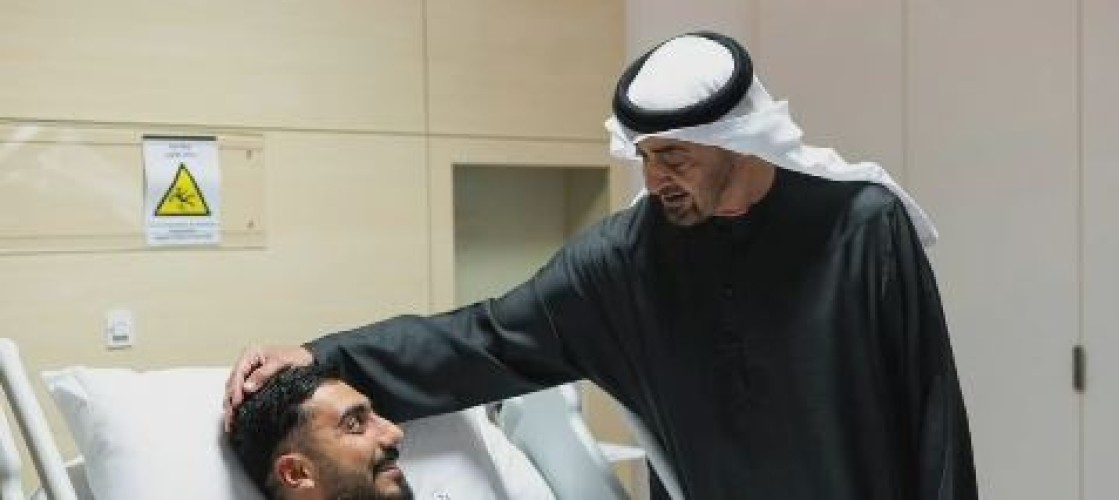 بعد الهجمات الإيرانية.. شاهد بالفيديو رئيس الإمارات يطمئن على المصابين في المستشفيات بنفسه