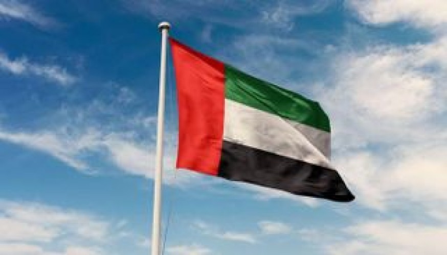 قتيلان وثلاثة مصابين في حادث سقوط شظايا بأبوظبي