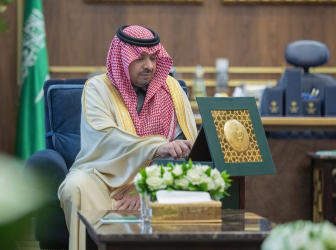 “بيئة آمنة.. لمستقبل مستدام”.. أمير الحدود الشمالية يدشن فعاليات اليوم العالمي للدفاع المدني