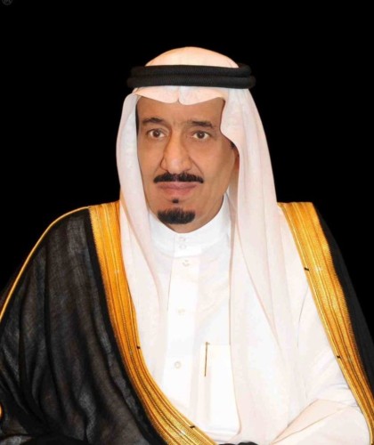 الملك سلمان يهنئ المسلمين بعيد الفطر ويؤكد: خدمة الحرمين نهج راسخ