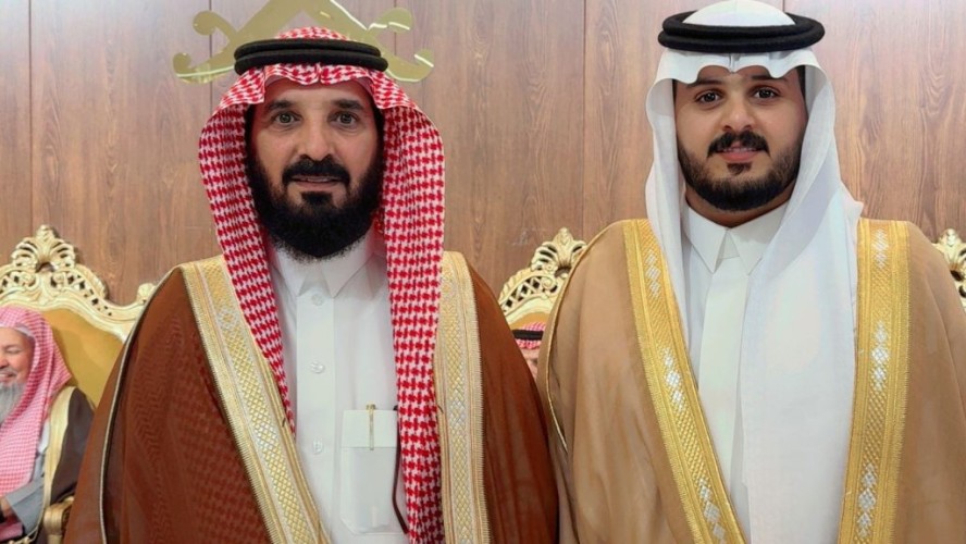 وسط حضور لافت لشيوخ القبائل والشعراء.. معرف وسعة الرس  سليمان بن شويلع يحتفي بزفاف نجله “سعد” (صور)