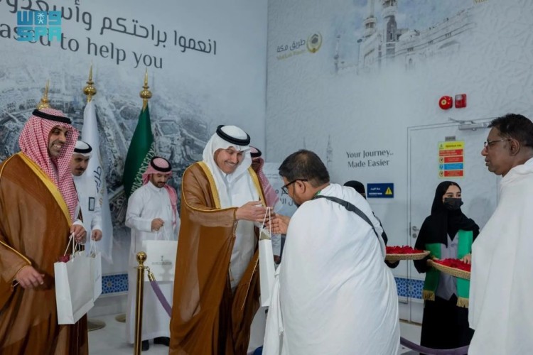 خلال استقبال أولى رحلات مبادرة “طريق مكة”.. الجاسر: منظومة النقل تسخر الذكاء الاصطناعي لخدمة ضيوف الرحمن