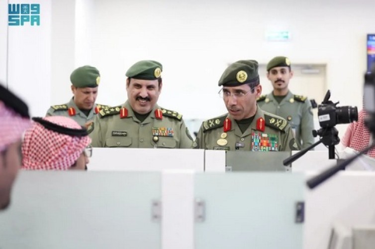 مدير الجوازات المكلّف يقف ميدانيًّا على خدمات ضيوف الرحمن بمطار الطائف الدولي