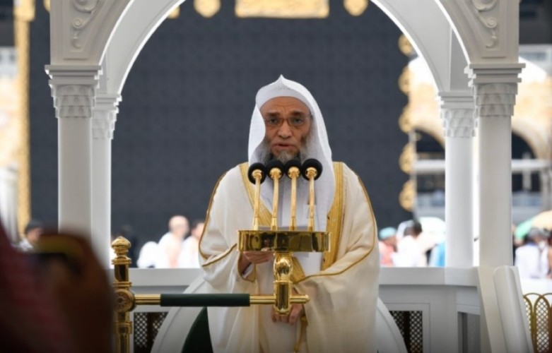 إمام المسجد الحرام يدعو إلى اغتنام عشر ذي الحجة بالطاعات