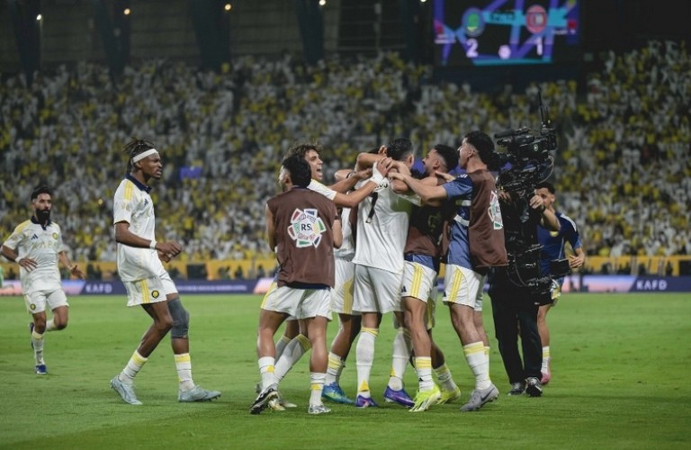 النصر بطلًا لـ دوري روشن السعودي بعد رباعية أمام ضمك