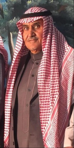 راعي قرية أم زريبة جنوب حائل “دباس بن عيد القلادي” يهنئ خادم الحرمين وولي العهد بعيد الأضحى