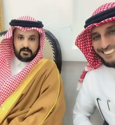 في إحدى مناسبات القبيلة.. الدكتور عبدالسلام القلادي يثمن جهود الإعلامي عبدالرحمن بن مرشد في نقل الصورة المشرفة للمجتمع