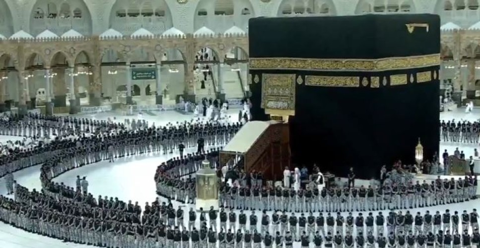 وزارة الحج تكشف مراحل غسل الكعبة المشرفة والمواد المستخدمة