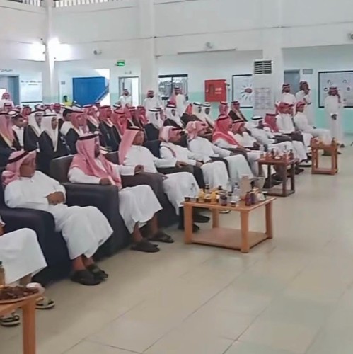 ثانوية البحر الأحمر تحتفي بخريجيها وتبارك لهم حصاد سنوات الاجتهاد