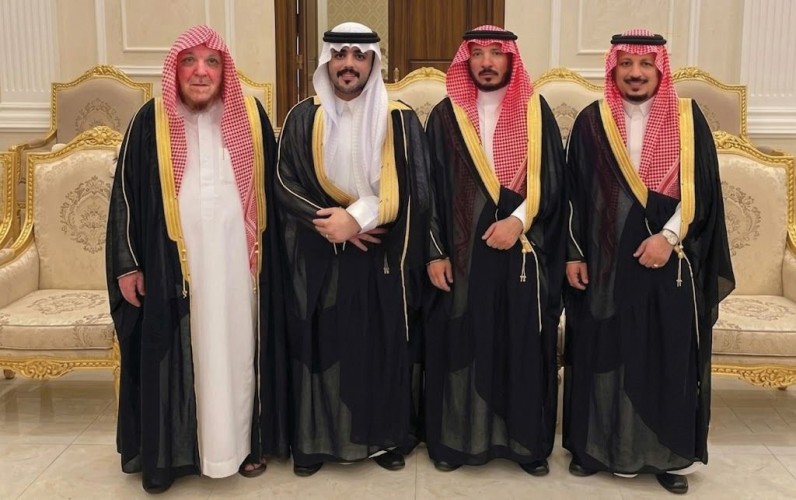 ليلة وفاء وفرح.. معتق بن عواض بن مديري الرشيدي وأبنائه يحتفلون بزواج شقيقهم ( سلطان ) بمحافظة ينبع