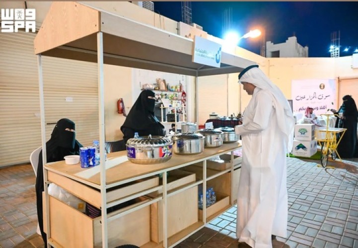 بنك التنمية الاجتماعية يشارك في مهرجان سوق المزارعين بطريف ويدعم 17 أسرة منتجة