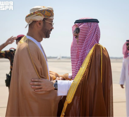 سمو وزير الخارجية يصل إلى سلطنة عُمان