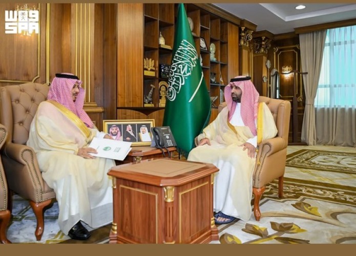 أمير منطقة جازان يطّلع على تقرير الخدمات البلدية بمحافظة صامطة