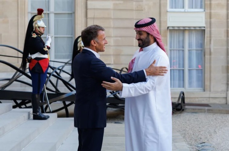 ماكرون يشيد بزيارة ولي العهد إلى فرنسا ويؤكد مواصلة الحوار من أجل استقرار المنطقة
