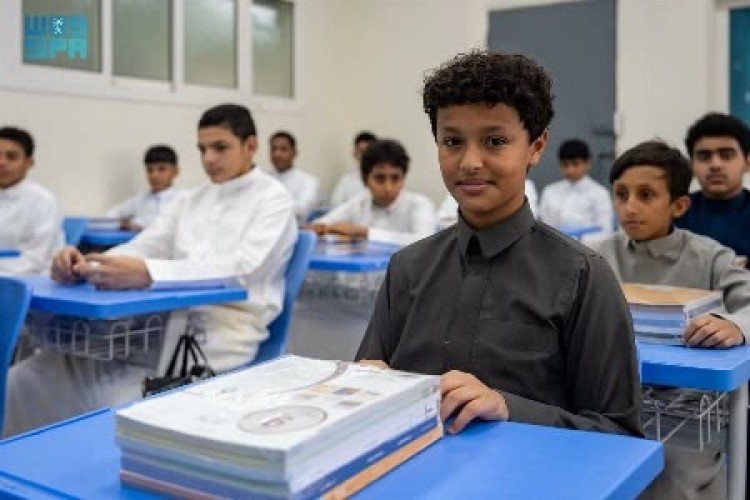 أكثر من 4.5 مليون طالب وطالبة يعودون إلى مقاعد الدراسة غدًا