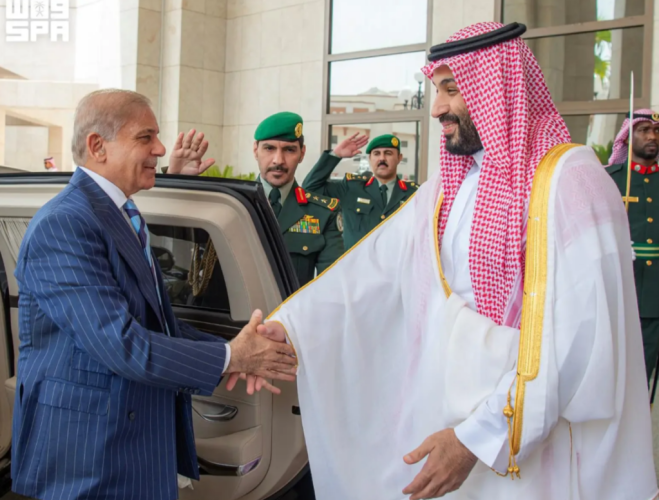 رئيس وزراء باكستان: اتفاقية مكة تجسد الثقة المتبادلة ووحدة المصير بين المملكة وتركيا وباكستان