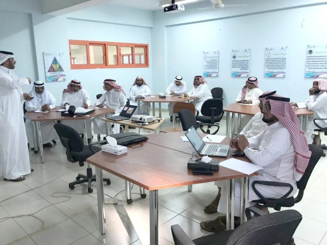 انطلاق البرنامج التدريبي ” منظومة مؤشرات قيادة الاداء الإشرافي والمدرسي ٦ ” بتعليم جازان