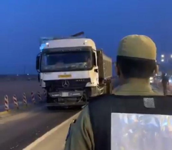 “أمن الطرق” يرصد عدة مخالفات على طريق الشرقية (فيديو)