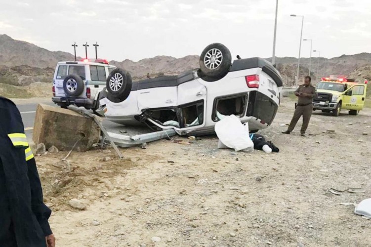 الباحة.. وفاة طفل وإصابة آخر في انقلاب سيارة تقودها امرأة