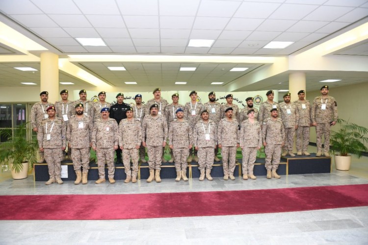 رئيس هيئة الأركان العامة يرعى افتتاح دورة الألعاب الرياضية السابعة عشرة للقوات المسلحة بجدة