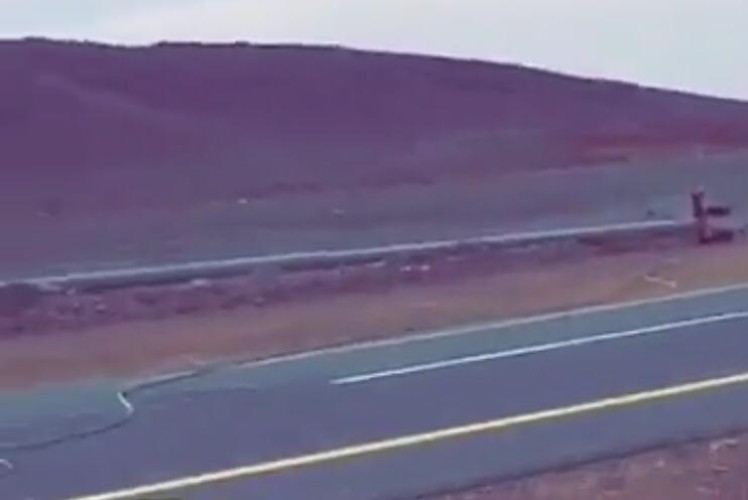 سقوط ٣ أعمدة ضغط عالٍ للكهرباء في بدع بن خلف جنوب حائل بسبب الرياح الشديدة