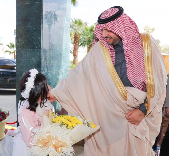 الأمير فيصل بن خالد بن سلطان يدشّن بلديات غرب وشرق مدينة عرعر والبلدية النسائية