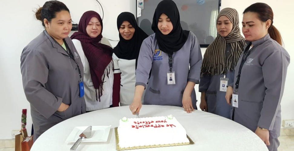 حماية الدمام تكرم عاملات شركة ايوان