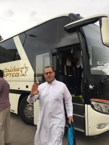 وصول حافلة برنامج العمرة الرمضانية التي نفذتها الشؤون الصحية لمنسوبيها