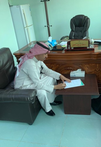 توقيع عقد شراكة مجتمعية بين مستشفى الريث العام وفريق إحتواء التطوعي