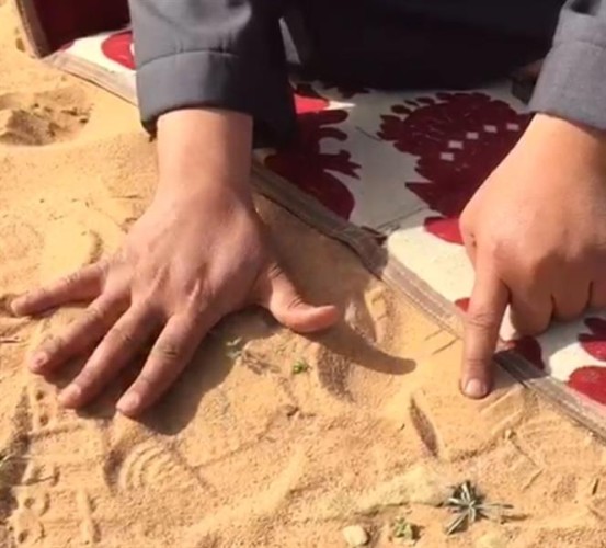 فيديو متداول لتحديد وقت صلاتي الظهر والعصر بطريقة خاطئة.. وردود لتصحيحه