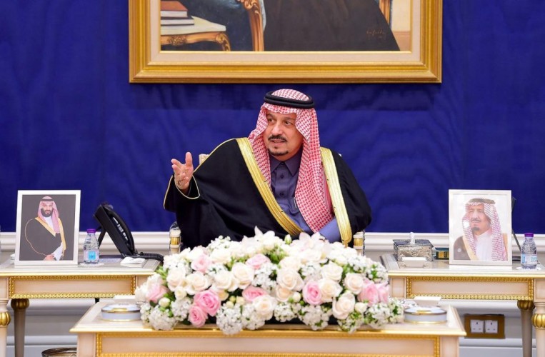 أمير الرياض يكرم الجهات المشاركة في حفل تدشين وإطلاق مشاريع الرياض التنموية