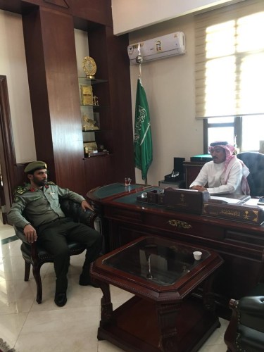 مدير جوازات منطقة عسير المكلف يتفقد ادارة جوازات محافظة خميس مشيط ويلتقي محافظها