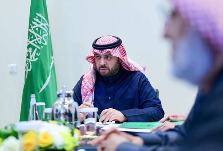 أمير الحدود الشمالية يرأس اجتماع اللجنة الإشرافية لتحديد نطاق الإشراف الإداري للمحافظات والمراكز التابعة لإمارة المنطقة