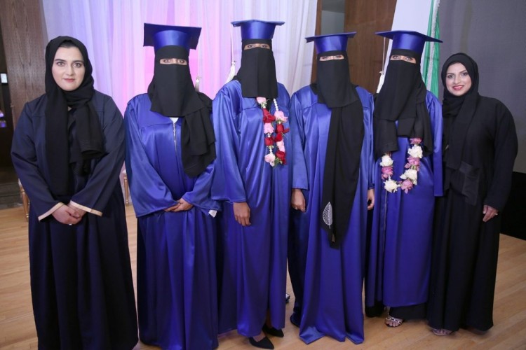 حرم أمير المدينة تزف 98 خريجة لسوق العمل السعودي المدينة المنورة