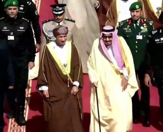 بدء توافد قادة الدول المشاركين في القمة الخليجية.. وخادم الحرمين في مقدمة مستقبليهم