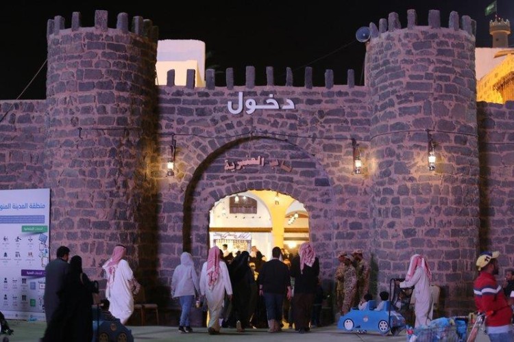 بعد أن كانت الأيام مخصصة… “الجنادرية” تفتح أبوابها لجميع الزوار العائلات والشباب من الإثنين القادم