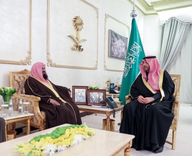 أمير منطقة الحدود الشمالية يستقبل عضو هيئة كبار العلماء الدكتور البصيلي