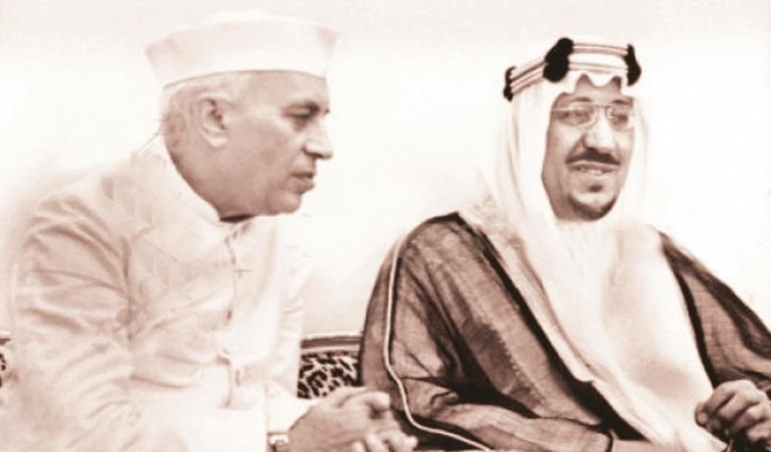 فيديو نادر لزيارة الملك سعود للهند وبرفقته الملوك فيصل وفهد وعبدالله قبل 78 عاماً