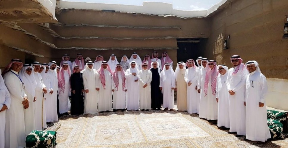 30 مسؤولا ورجل أعمال وكاتب يستنفرون من أجل أبها