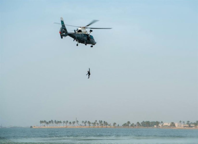 صور.. عروض بحرية وترفيهية في ختام المهرجان البحري بقاعدة الملك فيصل بجدة