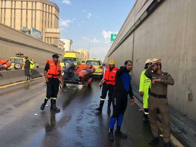 أمطار غزيرة على المنطقة الشرقية.. والدفاع المدني يحذر