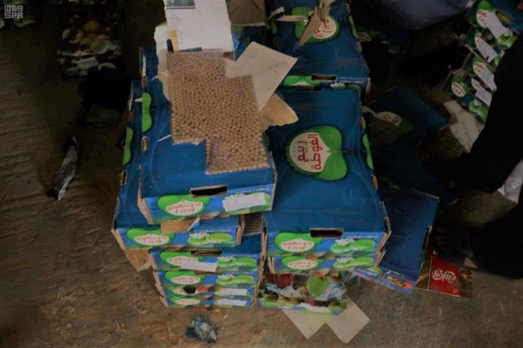 بالصور…الجمارك تحبط تهريب 1.4 مليون من حبة “كبتاجون” مخبأة داخل إرساليتي “كاسترد وتفاح”