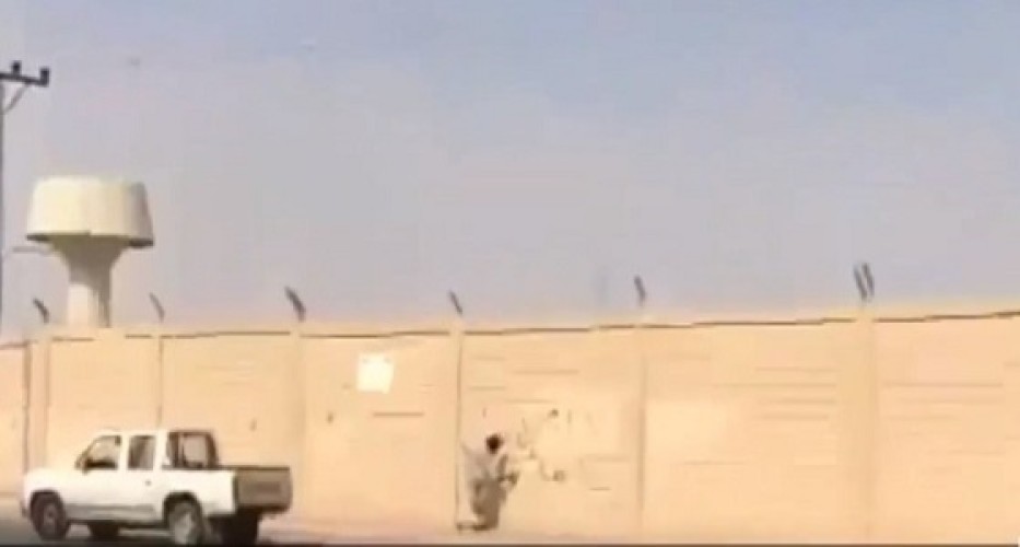 رصد شخص كتب عبارات شركية موالية للنظام السوري بالخرج.. ومصادر: تم القبض عليه